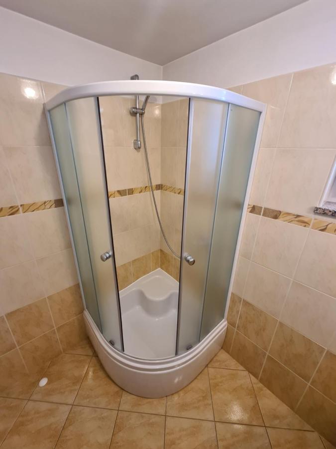 Apartment Cutul Salatić Buitenkant foto